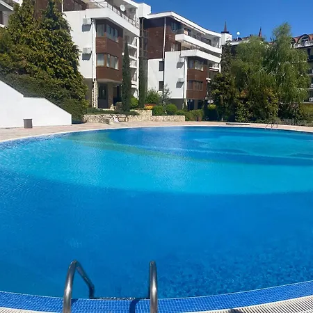 Apartman Beachfront, 2 Bed With Sea Views